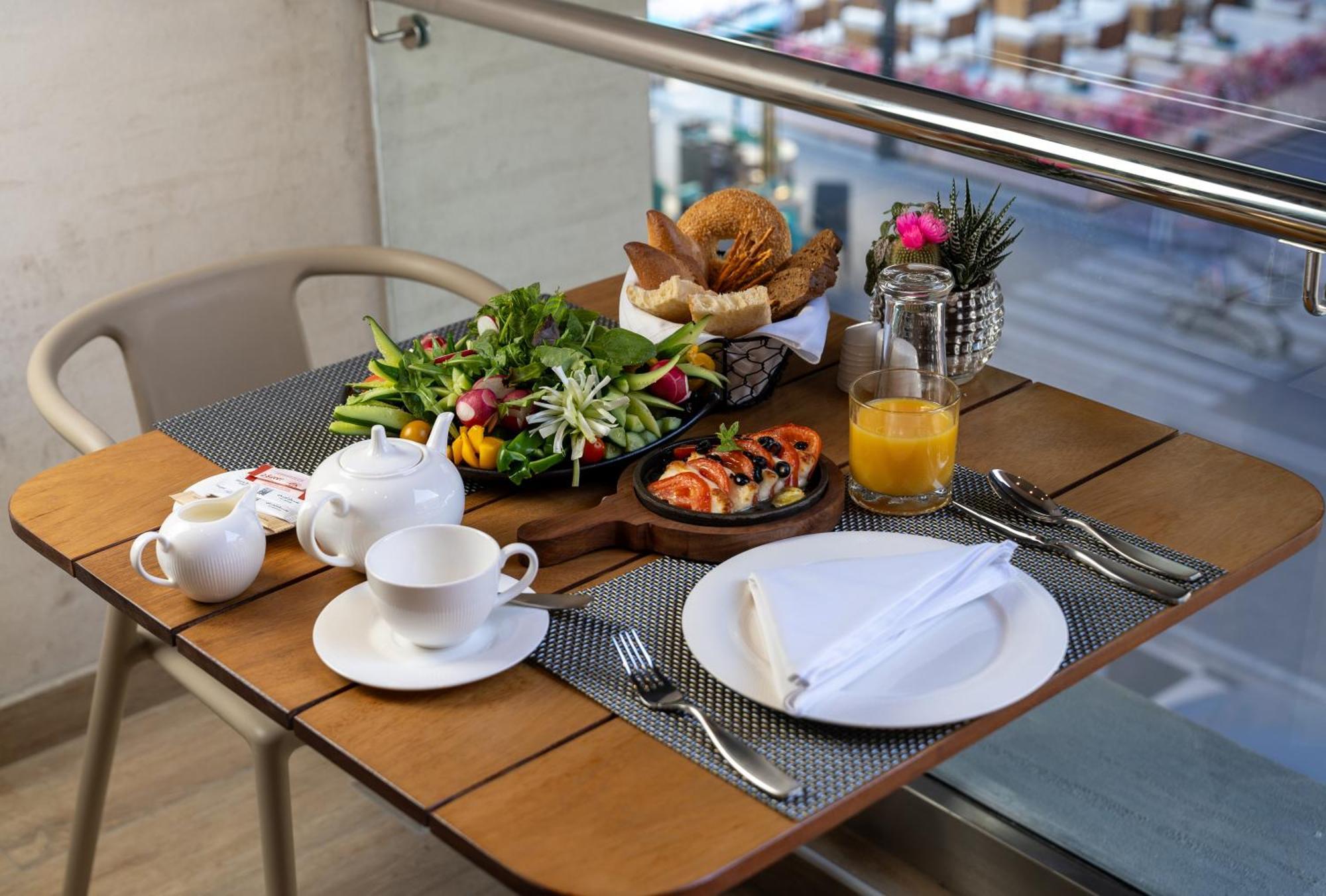 West Walk Retaj Hotel Al Rayyan 外观 照片